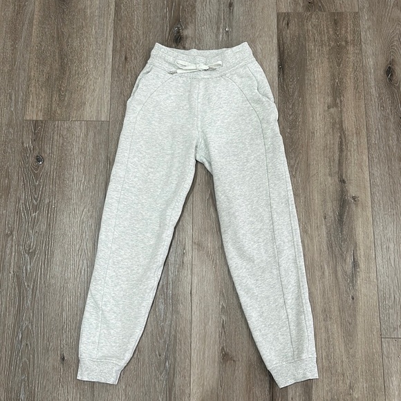 lululemon athletica Pants - LULULEMON Women’s Scuba High-Rise Jogger in Ultra Light Grey